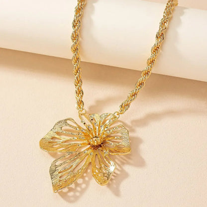 Exaggerated Flower Necklace - Briona