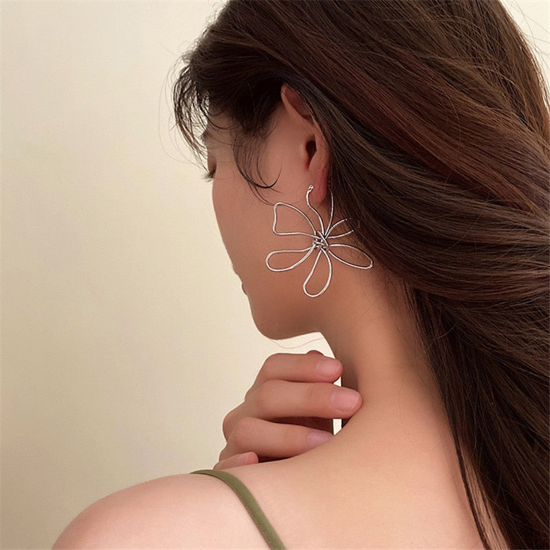 Metal Mordern Flower Earrings - Flore