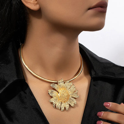 Sunflower Pendant Necklace - Samantha