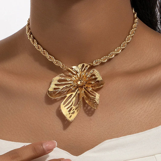 Exaggerated Flower Necklace - Briona